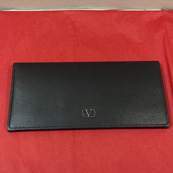 Sold❌Authentic Valentino Garavani Long Leather Wallet🖤UNISEX - Picture 6 of 17